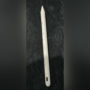 White stylus currently used for an iPad, Bluetooth connection